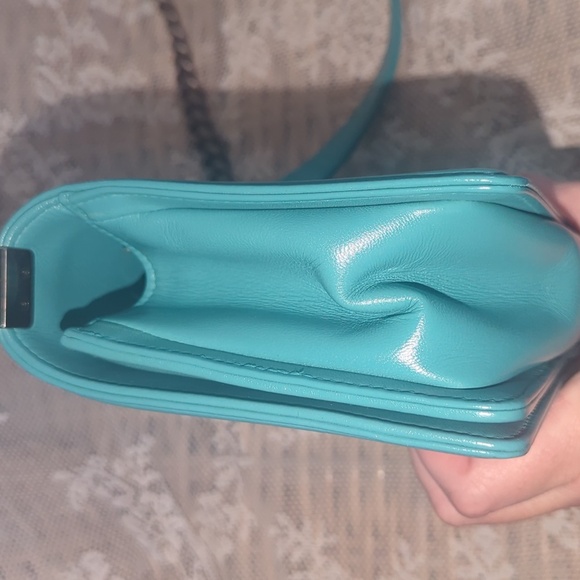 Chanel Boy Bag Turquoise Quilted Lambskin Authentic Rare Like New - Picture 5 of 12